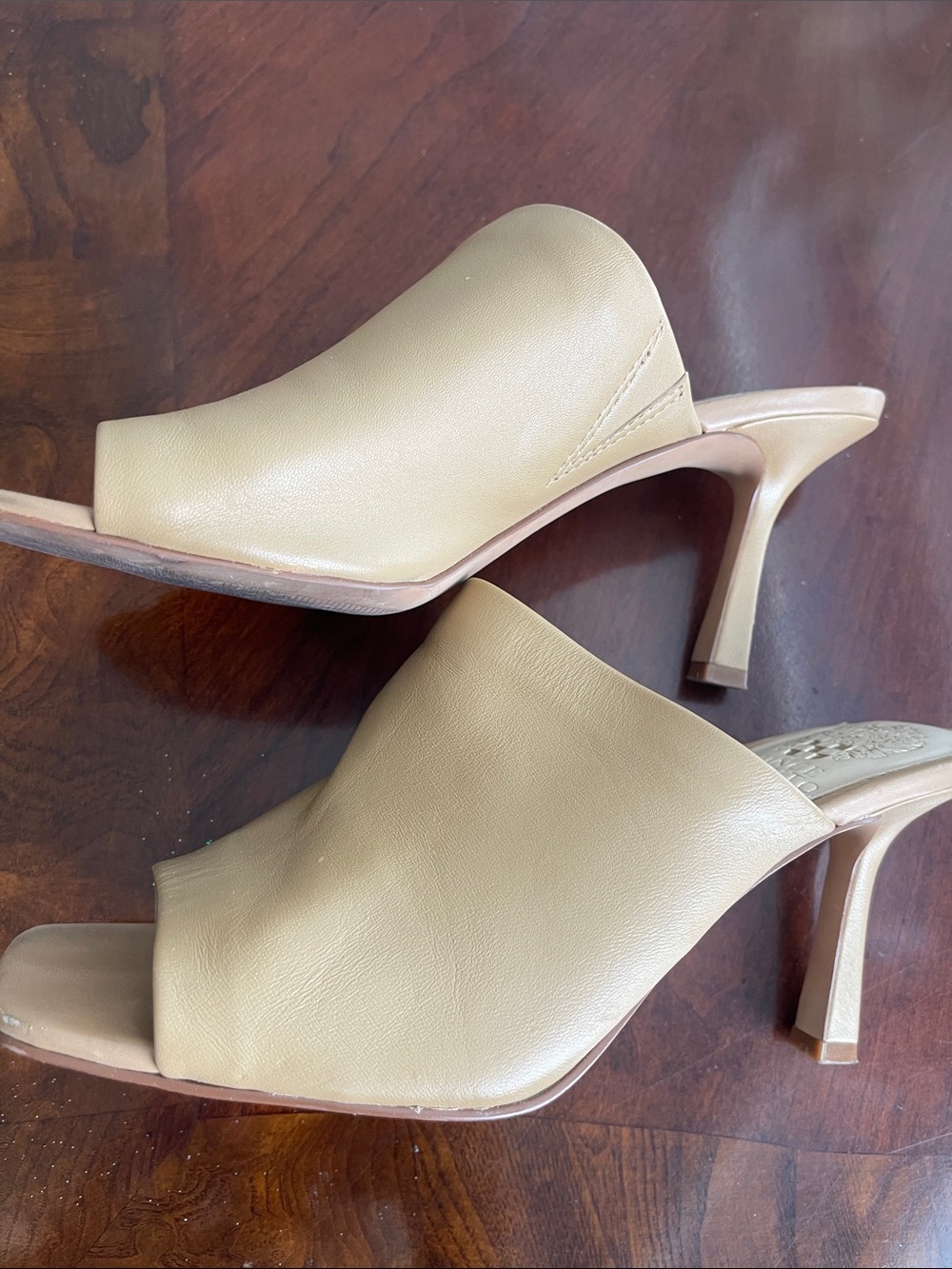 Vince Camuto Women's Beige/Tan Leather Slide Mules 7 - Picture 3 of 5